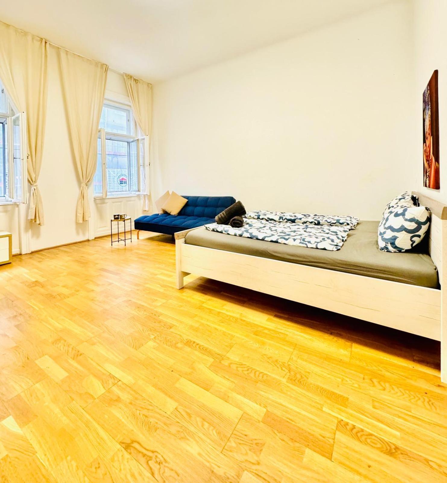 Comfy 1br For 4, 10min Transport To Stadthalle Apartment *
