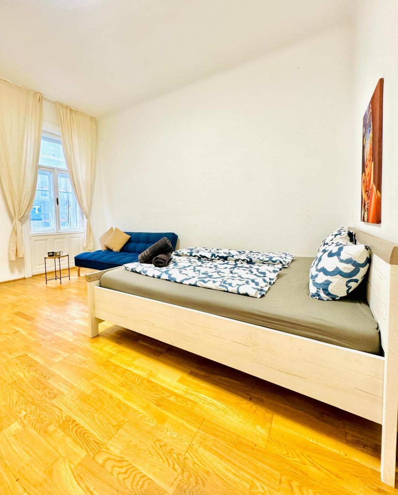 Comfy 1br For 4, 10min Transport To Stadthalle Apartment *