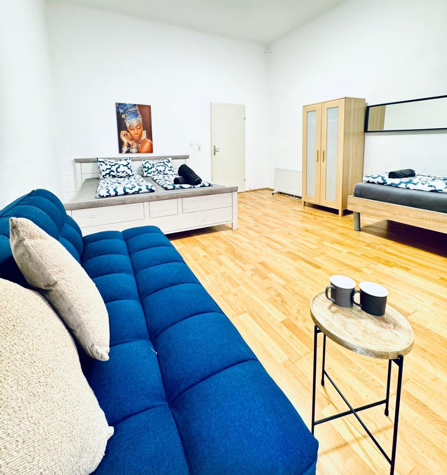 Apartment Comfy 1br For 4, 10min Transport To Stadthalle *