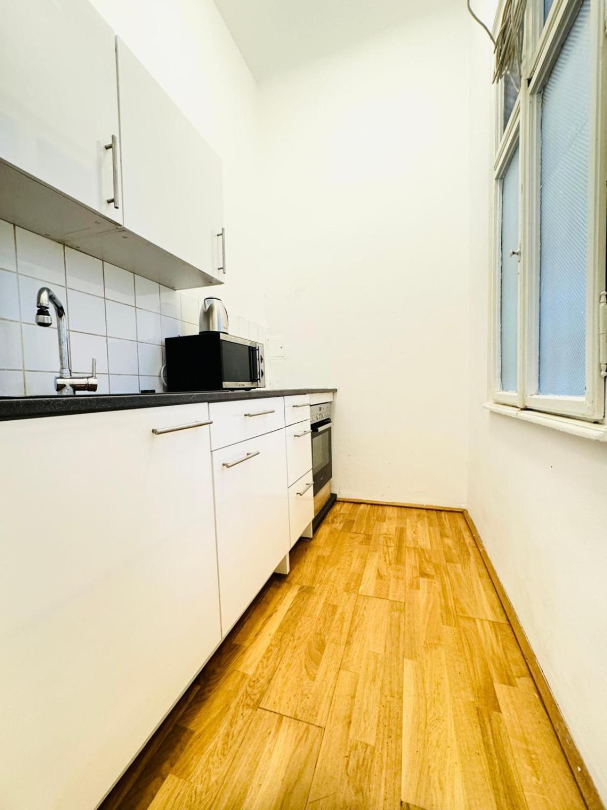 Comfy 1br For 4, 10min Transport To Stadthalle Apartment